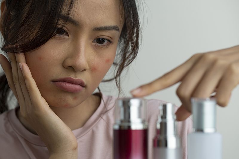 dưỡng ẩm đúng cách sẽ giúp ngăn ngừa và trị mụn? dưỡng ẩm đúng cách sẽ giúp ngăn ngừa và trị mụn?